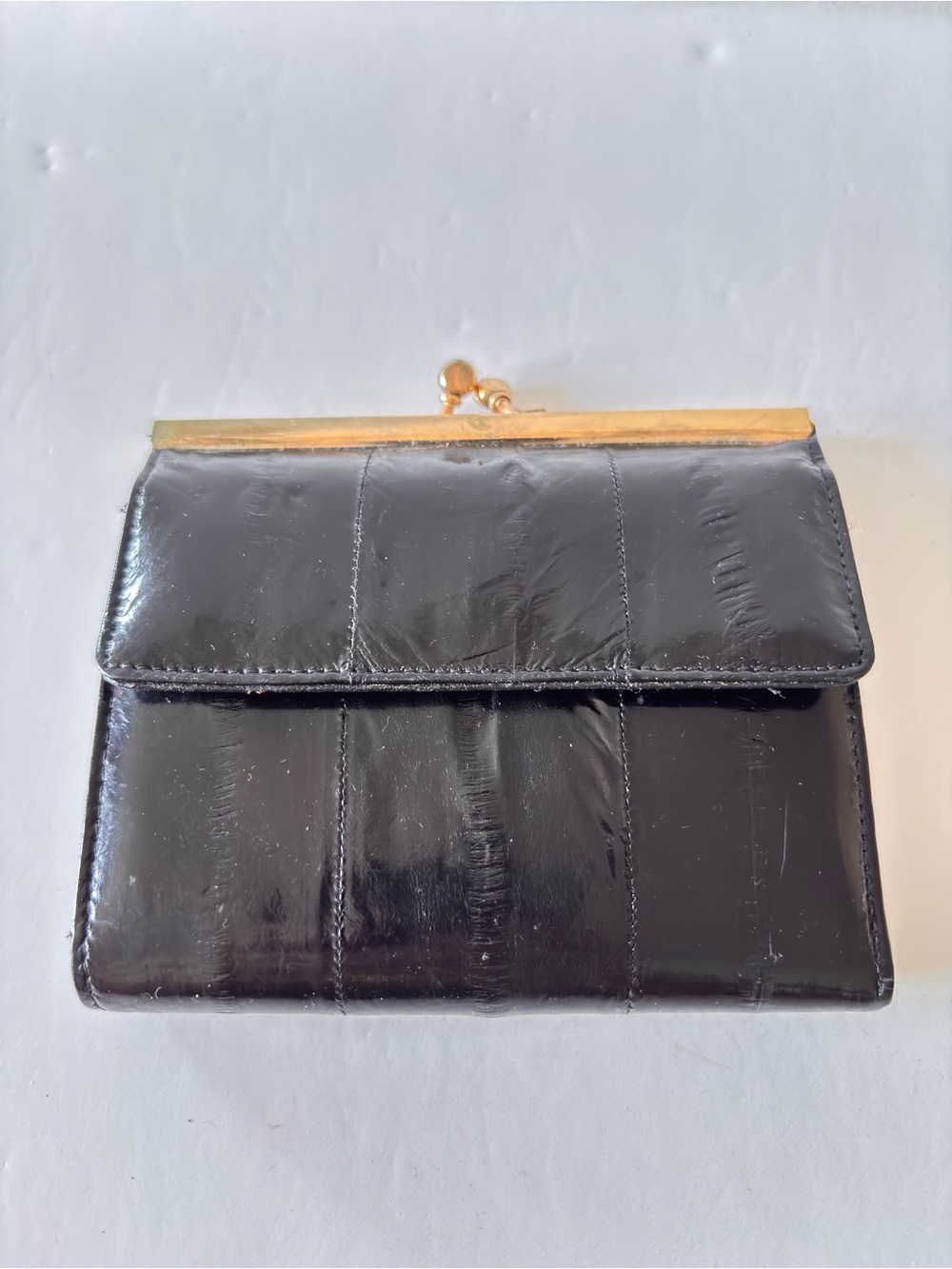 Vintage Mundi eelskin Kiss Lock black bi-fold wallet